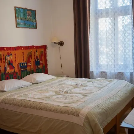 Kolory Guest House Bed & Breakfast 3*